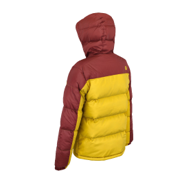 Rendu 3D de la vue de trois quarts arrière de la Veste Marmot Guides, coloris Yellow/Team Red, en position zippée avec la capuche remontée.
